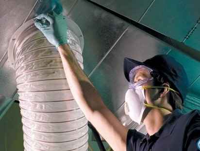 Air duct cleaning tech in NJ